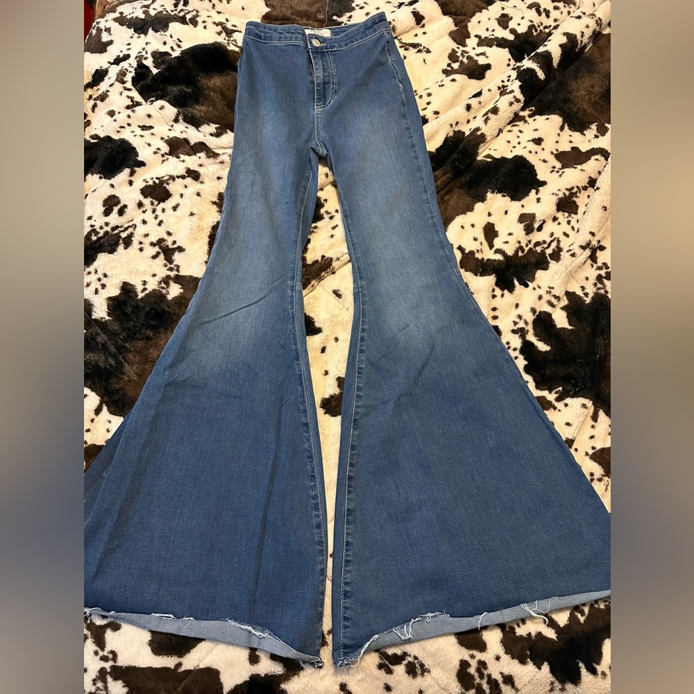 Free people bell-bottom jeans size 25
